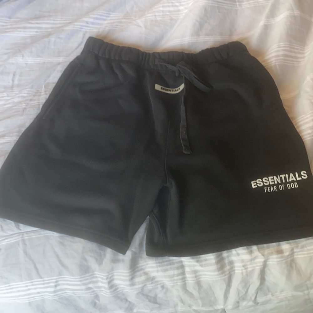 COPY - Essentials FOG shorts black L